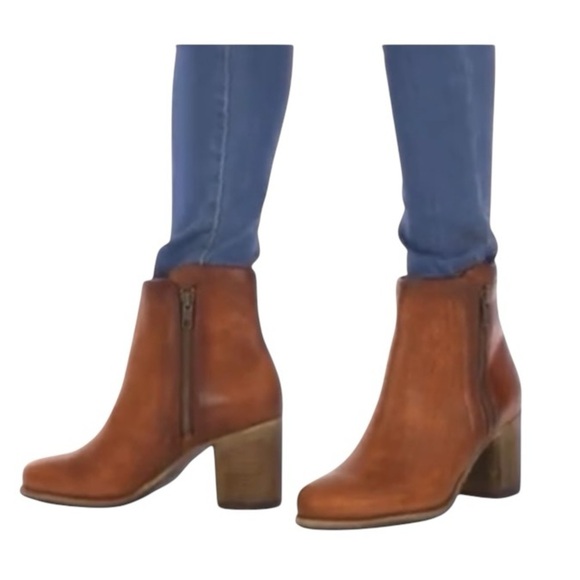 FRYE Addie Double Zipper Heeled Boot Distressed Leather Brown Size 7.5 NWOB - Picture 5 of 12